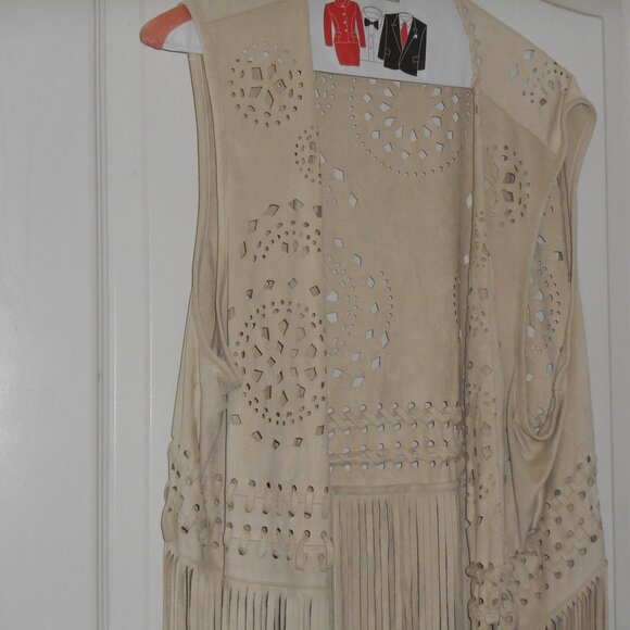 WESTERN BOHO STYLE TAN FAUX SUEDE LEATHER FRINGE EYELET VEST PYRAMID COLLECTION - Picture 2 of 13